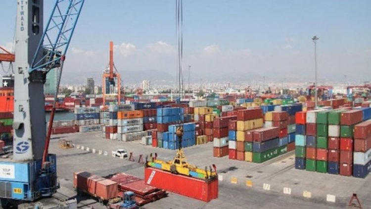 İhracat azaldı, ithalat arttı