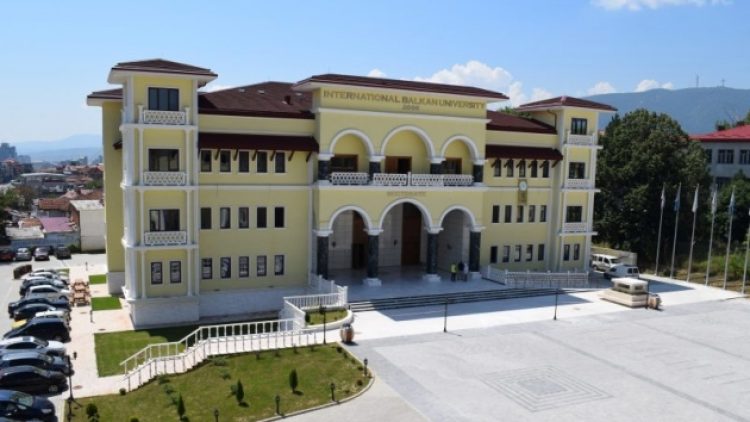 Yıllık 29 bin TL’yi verene sınavsız hukuk eğitimi