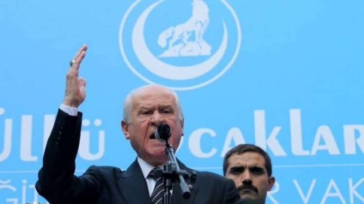 Ülkü Ocakları uygun adım!