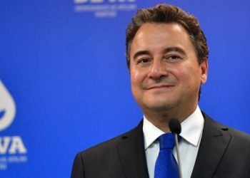 Babacan taburcu oluyor