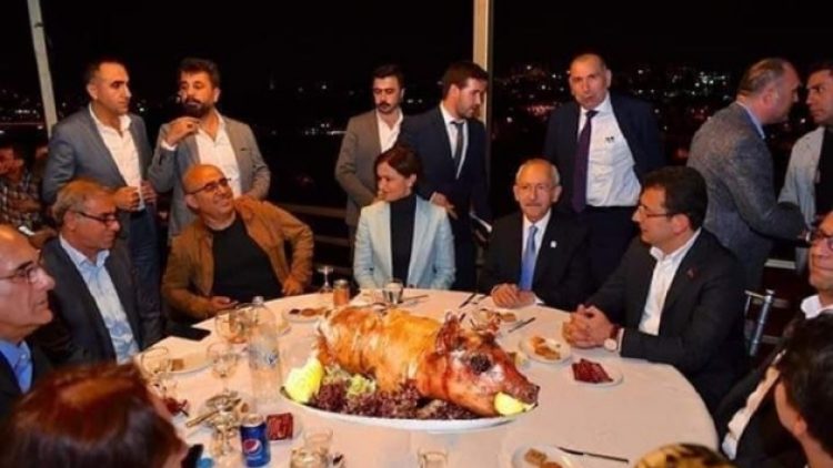 İftar masasını trollediler, üstelik domuzla