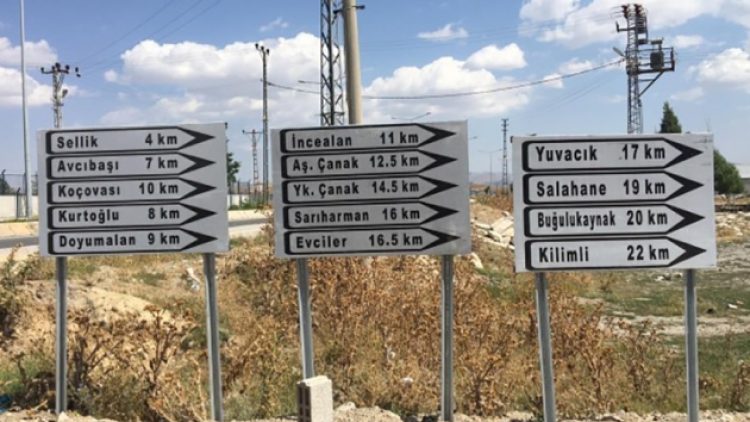 Van’da kayyım Kürtçe tabelaları kaldırttı