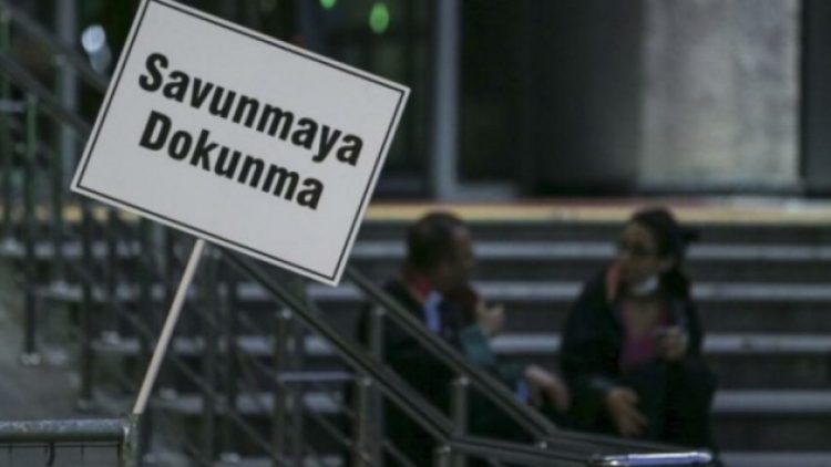 İHD: Gözaltındaki 60 avukat ve hukukçu serbest bırakılsın