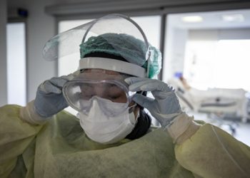 ‘Sağlık personeline salgın tazminatı verilsin, ücretleri artırılsın’