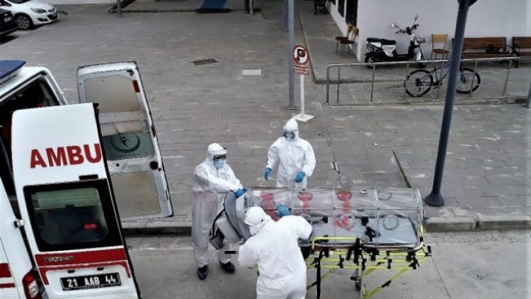 Koronavirüs griple birlikte ölüm riskini artırıyor