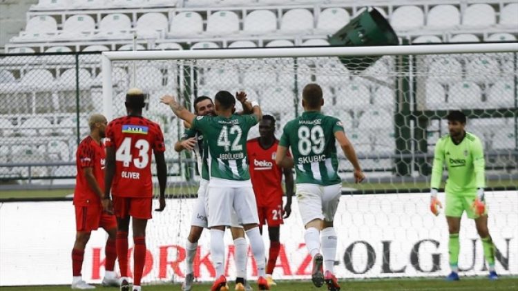 Kartal ağır yaralı