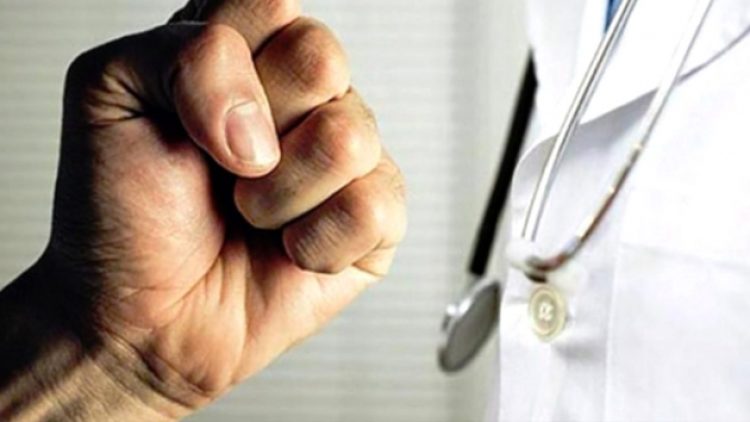 Batman’da maske uyarısı yapan doktorun burnu kırıldı