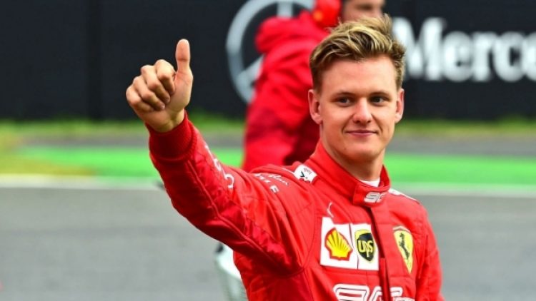 Scumacher’in oğlu F1 aracı kullanacak