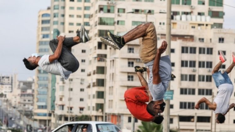 Terkedilmiş binaları parkura çevirdiler