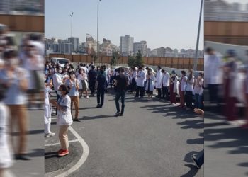 Sağlık emekçileri haklarını istiyor