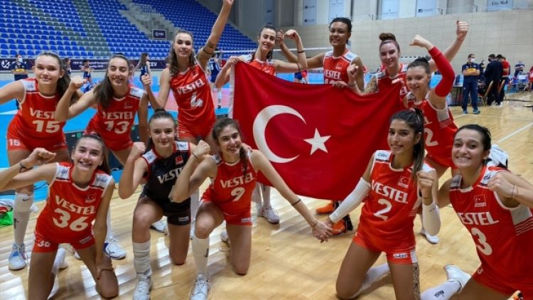 Voleybolda 17 Yaş Altı Kızlar finalde