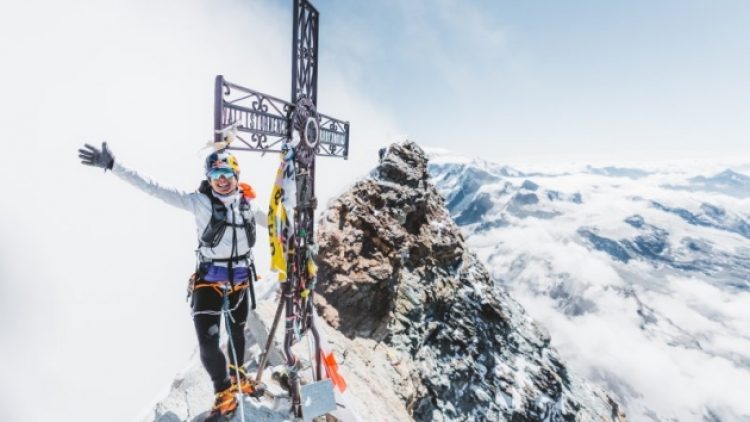 Bir günde iki dağa tırmandı!