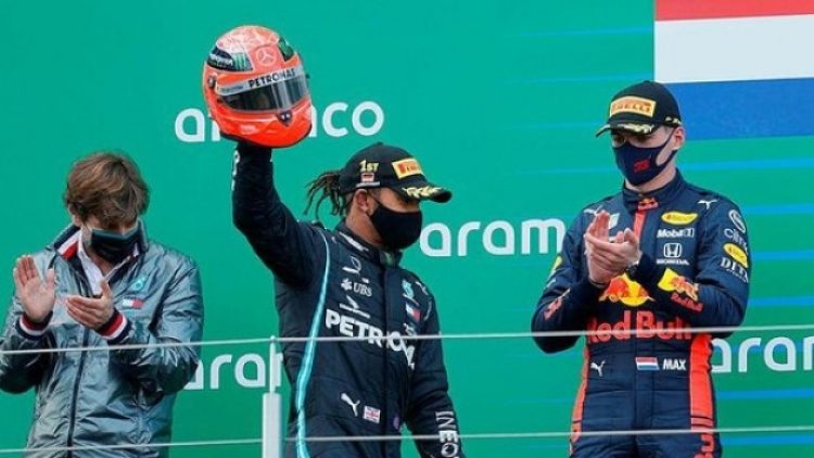 Hamilton muradına erdi