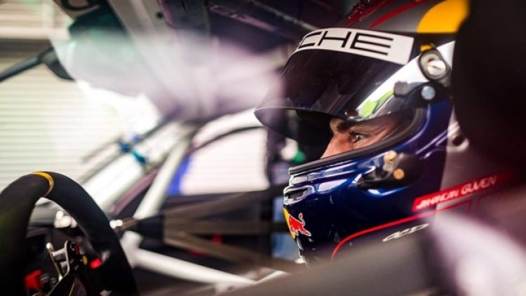 Üst üste üçüncü şampiyonluğa çok yakın