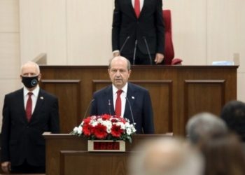 Meclis’te yemin eden Ersin Tatar görevine başladı