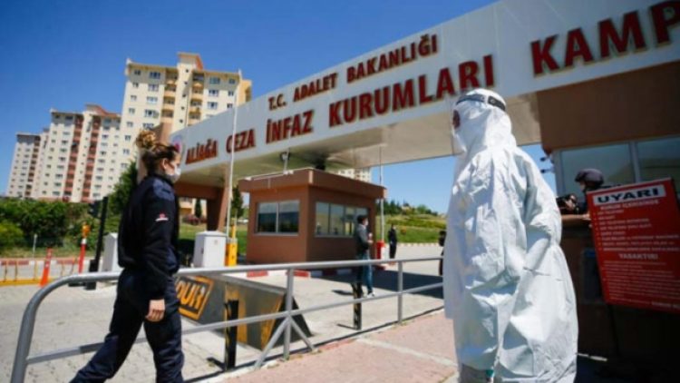 İzin süresi uzuyor, 64 bin mahkûm 8 ay daha evinde kalacak