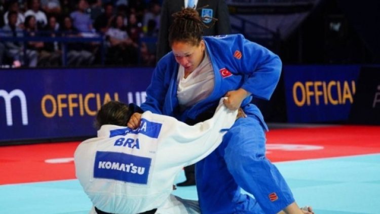 Kayra Sayit’ten altın madalya