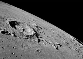 NASA’dan tarihi keşif: Ay’da su bulundu