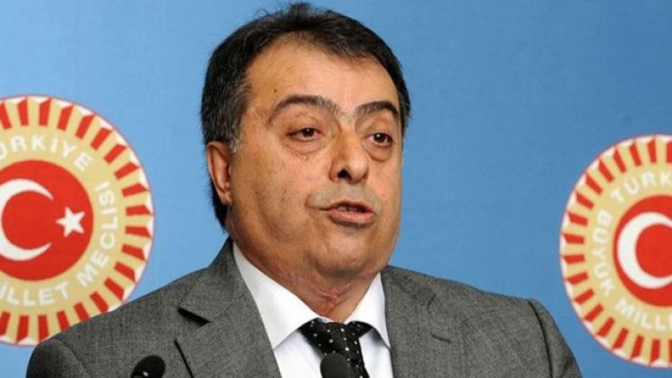 Eski Sağlık Bakanı Osman Durmuş yaşamını yitirdi