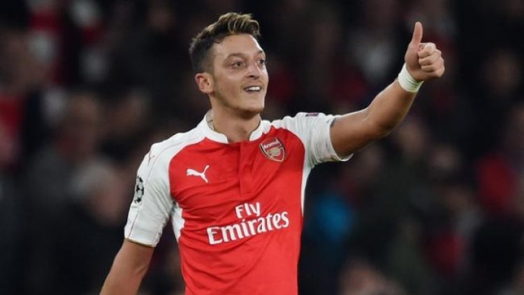 Özil’den örnek davranış