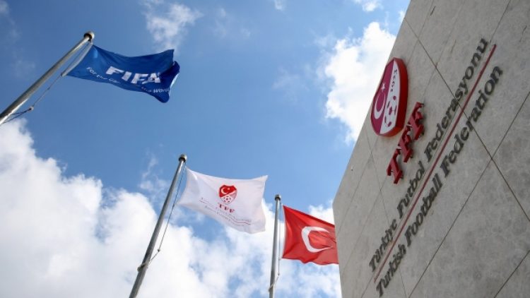 Deprem nedeniyle 4 maç ertelendi