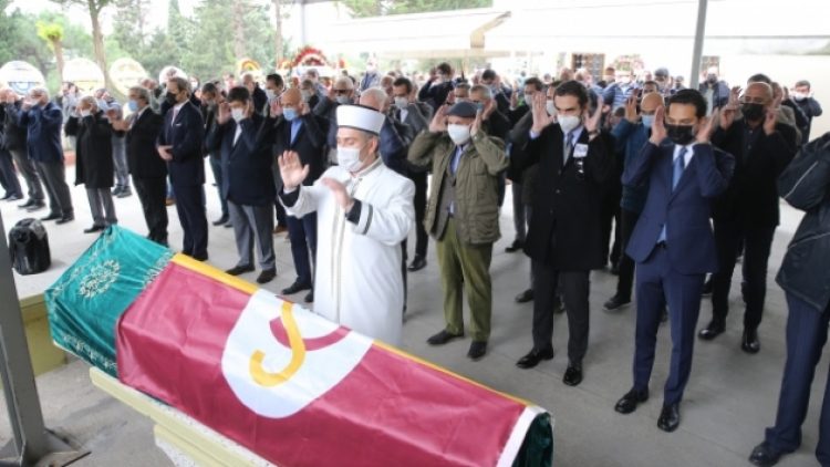 Yalçın Granit toprağa verildi