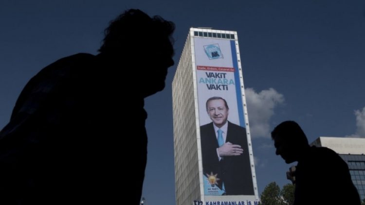 ‘Yardım’ adı altında kimlikleri toplanan aileler AKP üyesi yapıldı