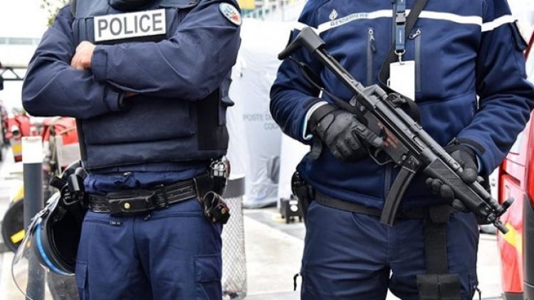 Fransa’da devlet adamlarına ölüm tehdidi!
