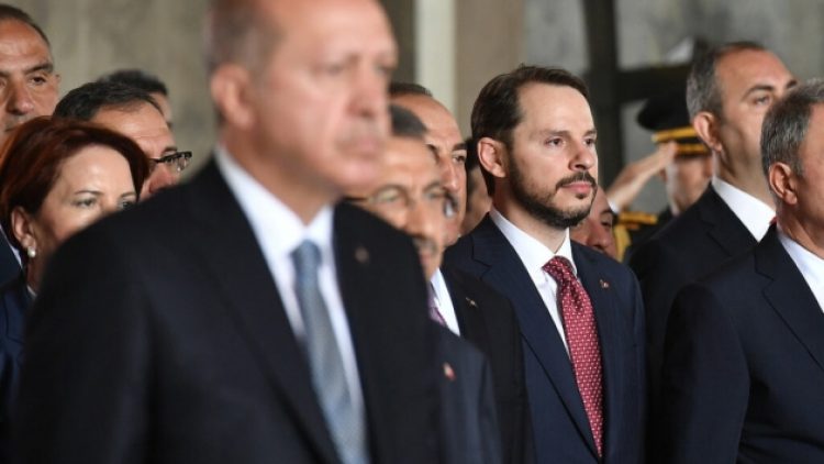 Ankara sessizliğe gömüldü, iktidar medyası 12 saattir suskun: İstifa haberi neden verilmiyor?