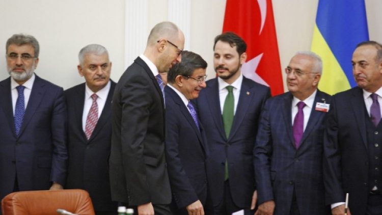 Davutoğlu: Bu Türkçeyle bırakın Bakanlığı, küçük kurum bile yönetilemez