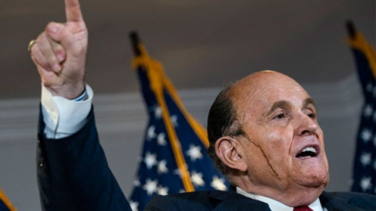 Saç boyası akınca…