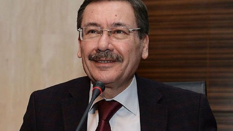 Gökçek, Arınç’ın istifasını yeterli bulmadı!