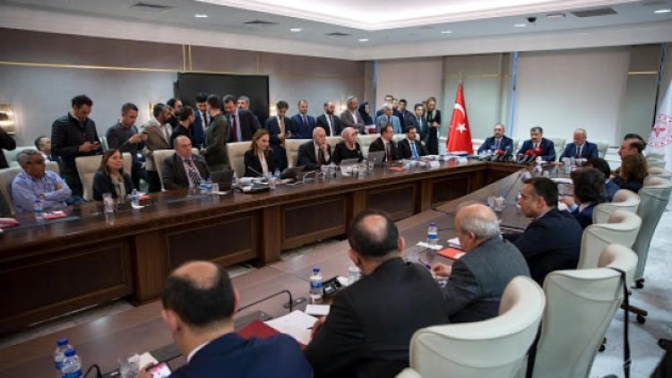 Vaka ve defin sayıları arttı, Bilim Kurulu toplanıyor