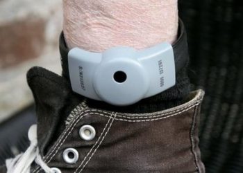 Salgın tahliyesi: Elektronik kelepçe ile eve gönderiliyorlar