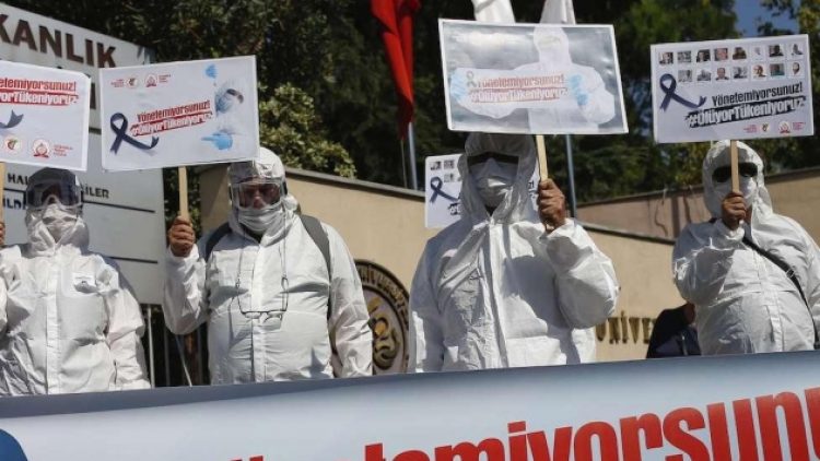 Bir haftada 20 sağlık çalışanı hayatını kaybetti, TTB Sağlık Bakanlığı’na seslendi