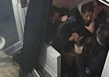 Fransa’da protestolar sonrası Macron tartışmalı yasada geri adım attı