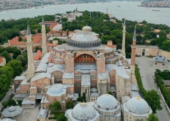 UNESCO’da, Ayasofya ve Kariye telebi!