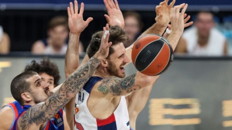 Anadolu Efes farklı kaybetti