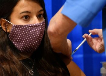 BioNTech-Pfizer aşısına FDA’dan acil kullanım izni