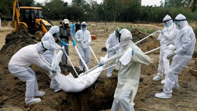 Dünya genelinde koronavirüsten ölenlerin sayısı 1,6 milyonu geçti