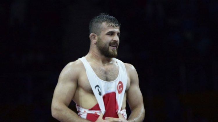 Milli güreşçi Kotanoğlu, Dünya Kupası’nda finale çıktı