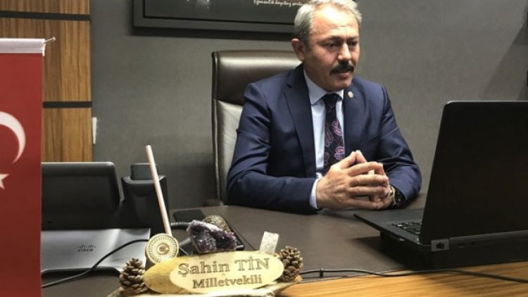 AKP’li Tin, yediği kebapların ücretini belediyeye ödetmiş!