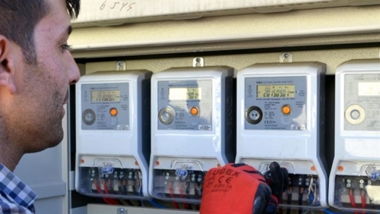 Oksijen tüpüne mahkum vatandaşın elektriğini kestiler