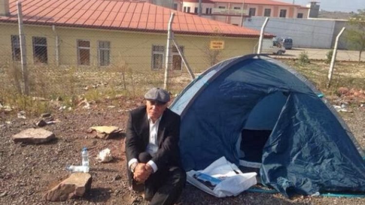 Mahmut Alınak cezaevlerindeki çıplak aramaya karşı ‘insan hakları nöbeti’ne başladı