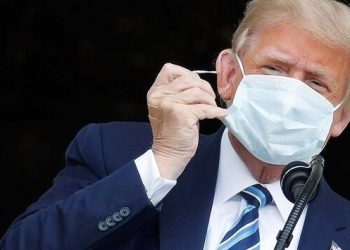 Trump, ‘utanç verici’ bulduğu Covid-19 yardım paketini imzaladı