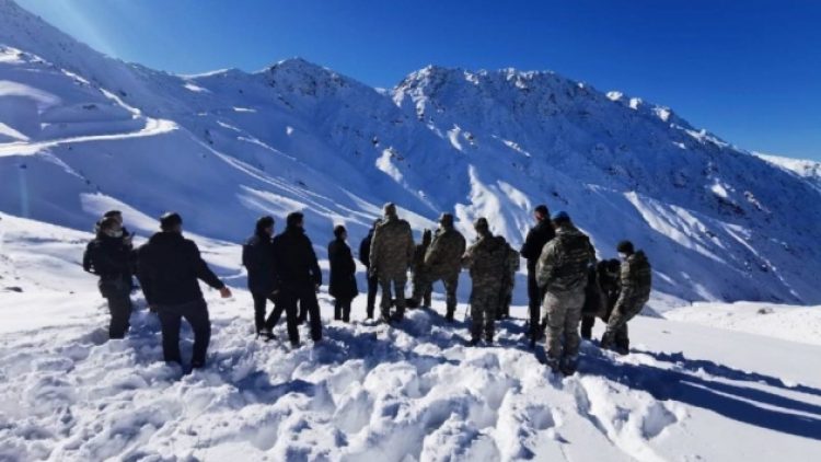 Hakkâri’de çığ felâketi! İkinci askerin de cansız bedenine ulaşıldı
