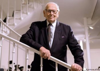 Ünlü modacı Pierre Cardin yaşamını yitirdi