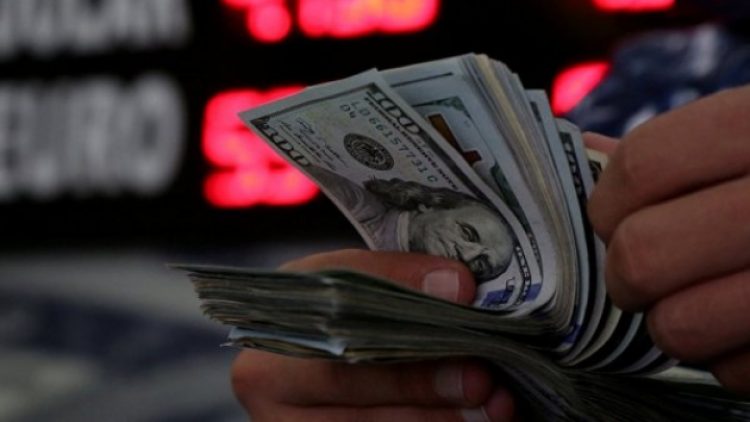 Dolara hücum: Halk kur düşüşünü alım fırsatı olarak gördü
