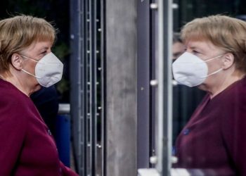 Merkel: Sıram geldiğinde koronavirüs aşısı olacağım