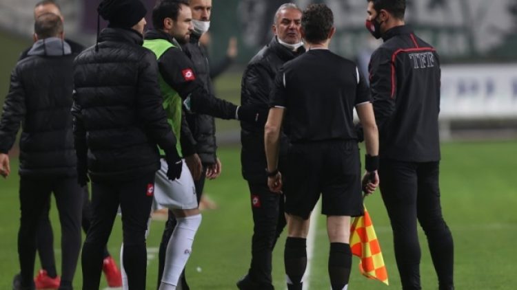 İsmail Kartal: Antrenörlük hayatımda ilk defa kırmızı kart gördüm